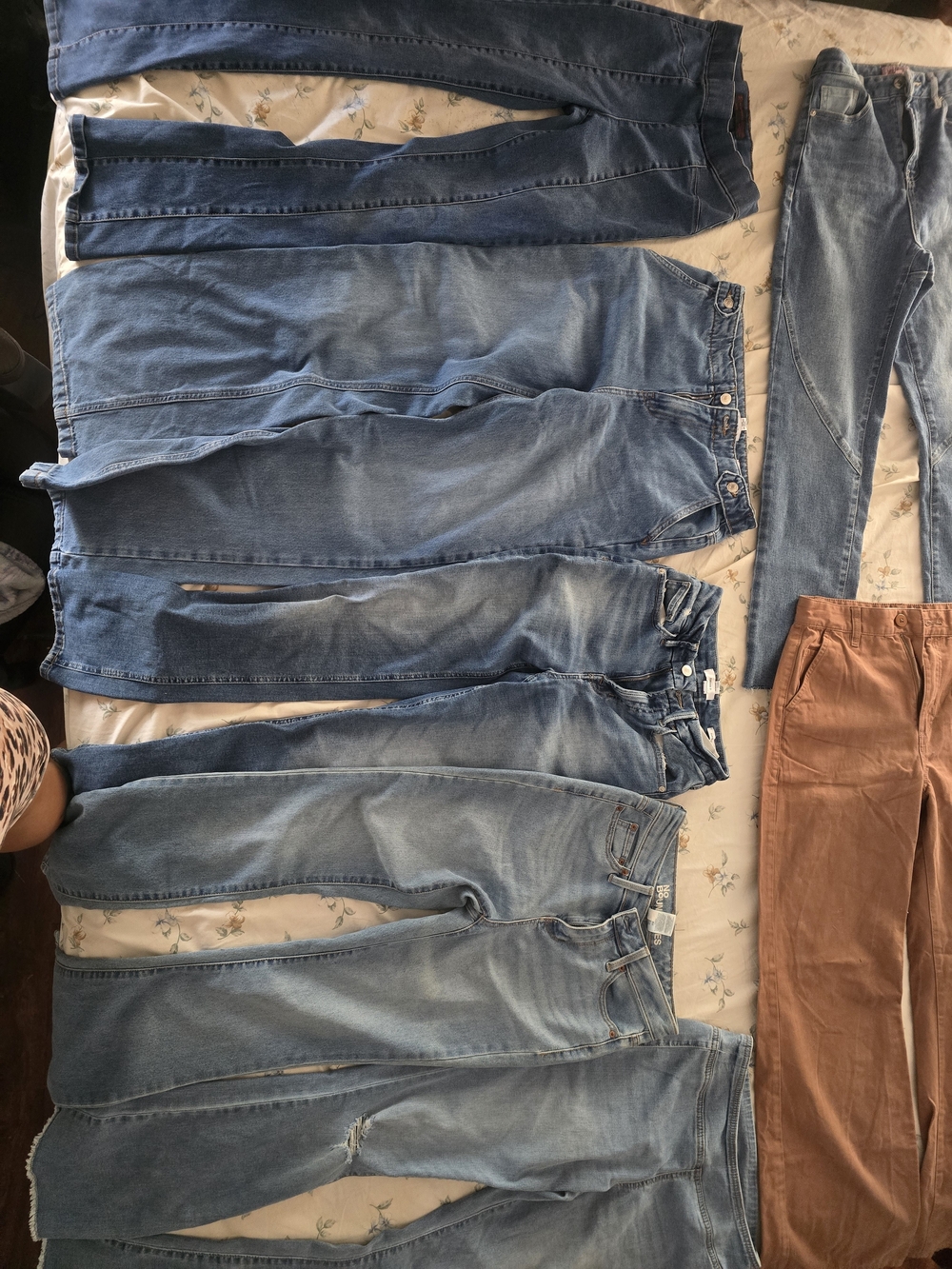 Women’s Light Blue Denim Jeans - Classic Fit